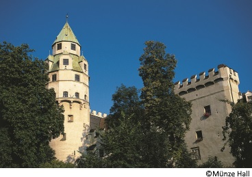 Aussenansicht Burg Hasegg mit Münzerturm