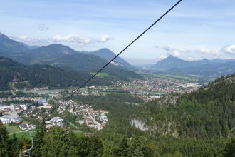 Blick vom Kaiserlift auf die Stadt Kufstein und Richtung Bayern