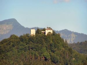 Die Thierberg-Kapelle hoch über Kufstein